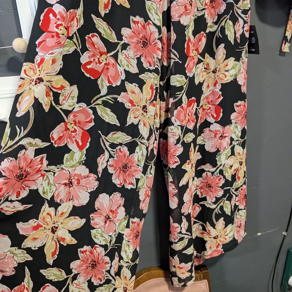 Floral Black and Pink Skirt - Picture 3 of 6